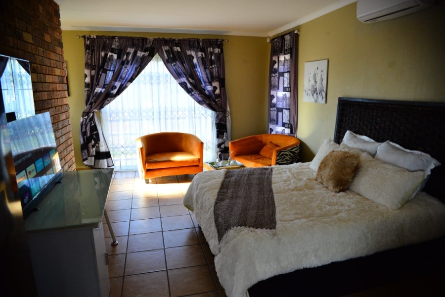 3 Bedroom Property for Sale in Safari Gardens North West